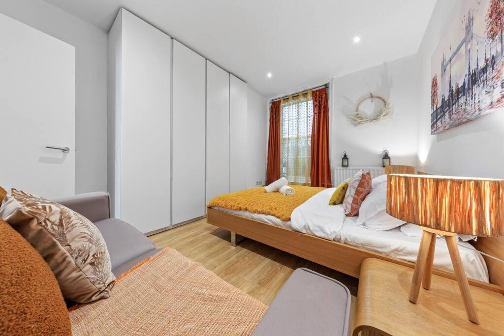 3 Bedroom Flat In Haymarket London Sleeps 14 Hy1 Bagian luar foto