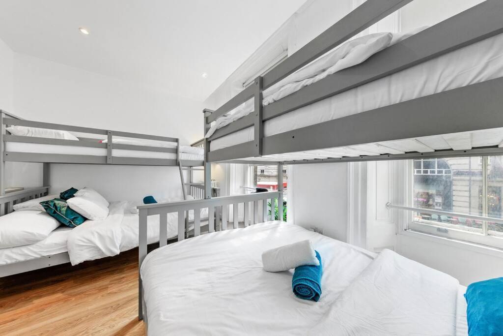 3 Bedroom Flat In Haymarket London Sleeps 14 Hy1 Bagian luar foto