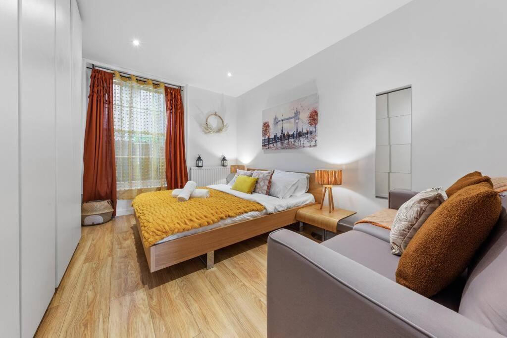 3 Bedroom Flat In Haymarket London Sleeps 14 Hy1 Bagian luar foto