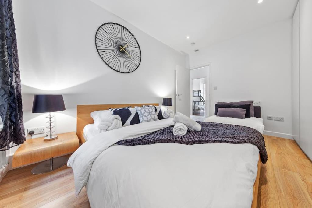 3 Bedroom Flat In Haymarket London Sleeps 14 Hy1 Bagian luar foto